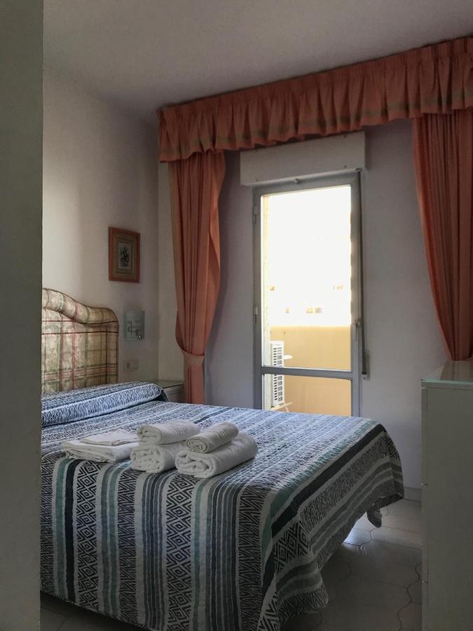 Estudios Y Apartamentos Benal Beach Бенальмадена Экстерьер фото